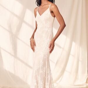 NWT Lulu’s Seal Out Fate White Lace Trumpet Hem Maxi Dress M